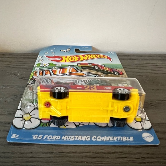 Hot Wheels - ‘65 Ford Mustang Convertible - (Spring 2023) - Picture 3 of 5